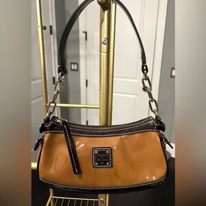 DOONEY & BOURKE VINTAGE Y2K PATENT LEATHER SHOULDER BAG